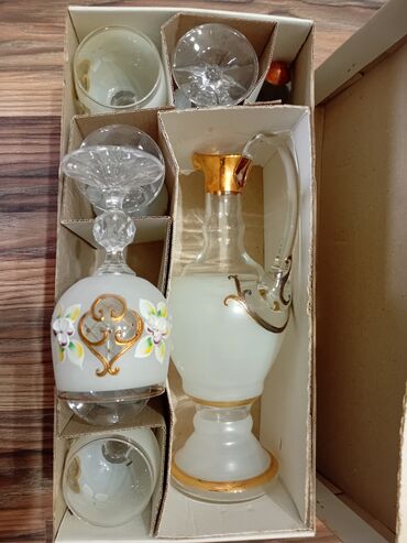 Digər dəstlər və servizlər: Xurustal qablar hamısı təzədirlər — 12
