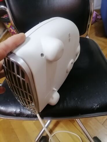 Kaloriferi: Grejalica duvaljka 2000 w ispravna MIDEA. dobra
 Mirjevo — 6