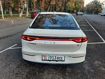 gac aion v: GAC Aion S — полностью электрический седан. цвет- белый жемчуг год — 4