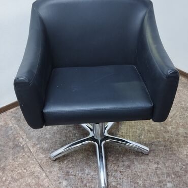 мини фен: Срочно продаю кресло для парикмахеров. 
Состояние отличное! 
Самовывоз