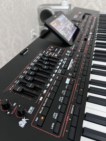 Sintezatorlar: Sintezator, Korg — 8