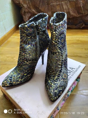 кожаные ботинки женские: Ботинки и ботильоны 40, цвет - Золотой