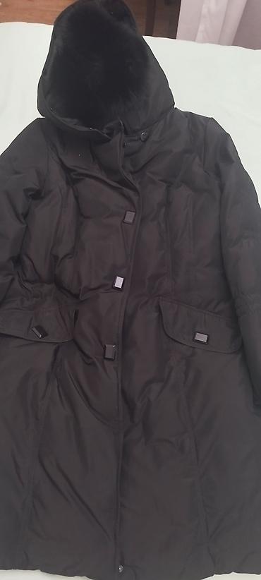 Пуховики и зимние куртки: Удлинённая куртка в отличном состояниимех отстёгивается. 350 сом — 2
