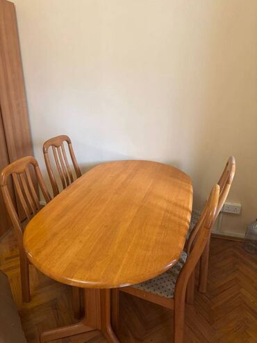 Stəkanlar: Qonaq otağı üçün, İşlənmiş, Açılmayan, Oval masa, 4 stul
