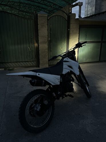 Транспорт: Эндуро Suzuki, 250 куб. см, Бензин, Взрослый, Б/у