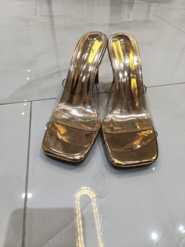 Basanoşka və səndəllər: Ölçü: 39, rəng - Sarı, Yeni — 2