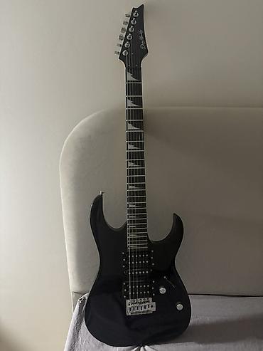 Электрогитара формы superstrat 6 струнная, звукосниматели HSH