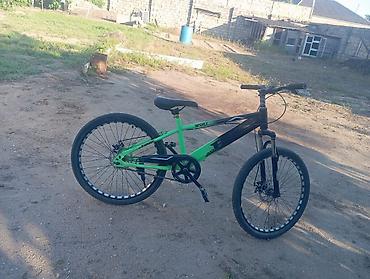 Velosipedlər: Velosiped 22 lik dir heç sürülməyib bmx dır təkərlər doludur iki — 1