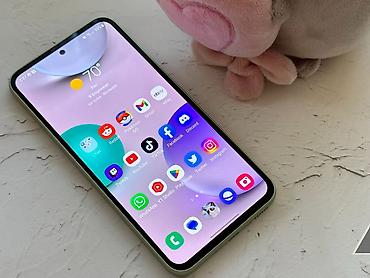 pubg mobile uc pulsuz: Samsung Galaxy A55, 256 GB, rəng - Ağ, Barmaq izi — 2