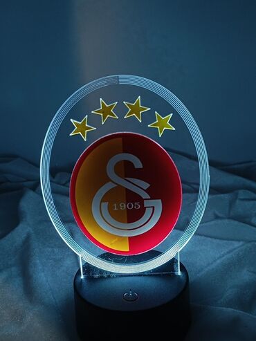 Stol lampaları: LED akril işıqlandırılan stolüstü dekor – futbol klub loqolu - Şəffaf — 9