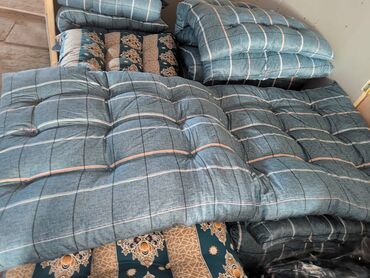 Döşəklər: Böyüklər üçün Yeni Döşək, Ünvandan götürmə — 2