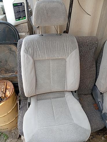 кемперы: Пара передних автомобильных сидений Мазда 323F В комплекте: 2 кресла — 4