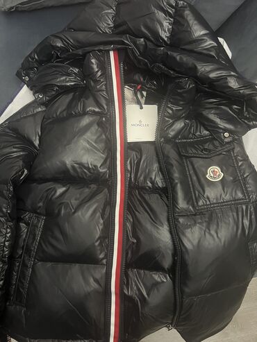 kurta: Gödəkçə Moncler, L (EU 40), rəng - Qara