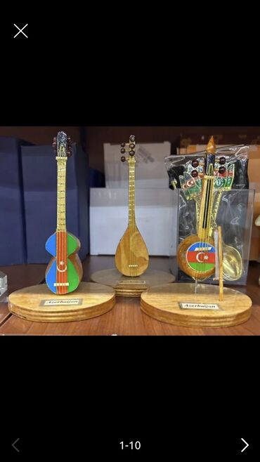 tar üçün mikrafon: Azərbaycanın milli musiqi alətləri miniatur dekorativ fiqurları