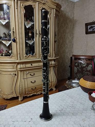 Klarnetlər: A Klarnet ( 4 açqi ) taxta Təsvir: - Qara korpus, metal klapan və — 10