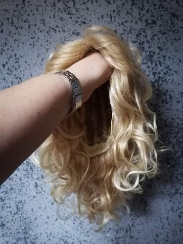 Perike i klipse: Cena 3200din — 6