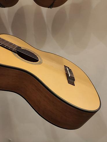 valencia gitara: Valencia VA434 Klassik gitara Simlərin sayı: 6 Üst:Sitka Spruce — 3