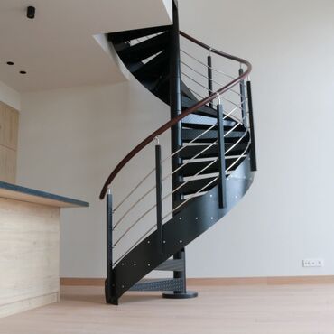 Pilləkən məhəccərləri: Demir pilləkənlər evlere bağ evlərinə yerinə uyğun dəmir — 19