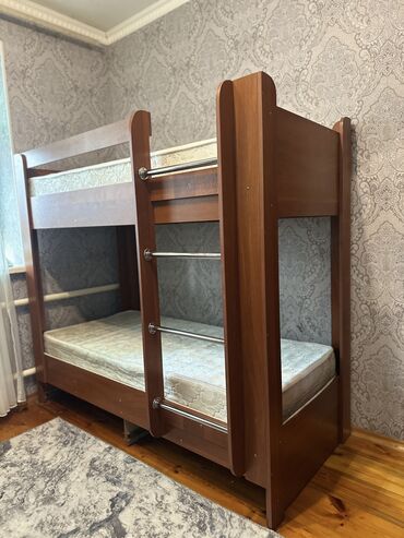 кровати двухместный: Спальный гарнитур, Двухъярусная кровать, Шкаф, Матрас, Б/у