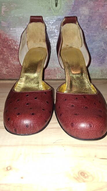 Salonke: Salonke, 40 — 5