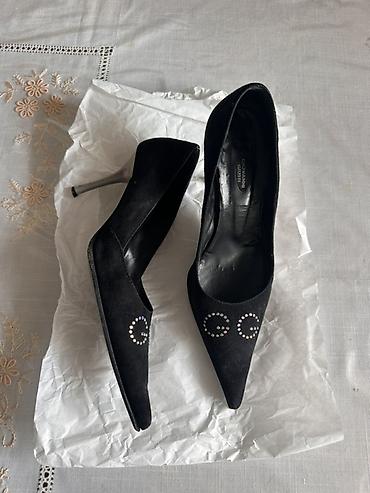 Туфли: Женские туфли-лодочки — 3 пары Цены от 600- 1500 с 1) Zara Basic — 5