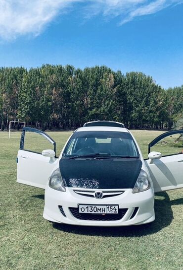 под выкуп афто: Honda Fit: 2002 г., 1.3 л, Вариатор, Бензин, Хэтчбэк