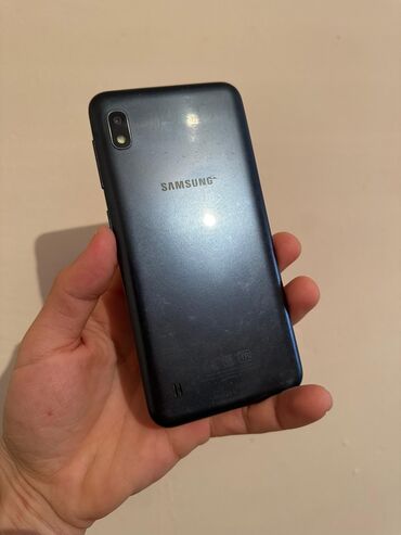 Samsung: Samsung Galaxy A10, Б/у, 32 ГБ, цвет - Черный, 2 SIM