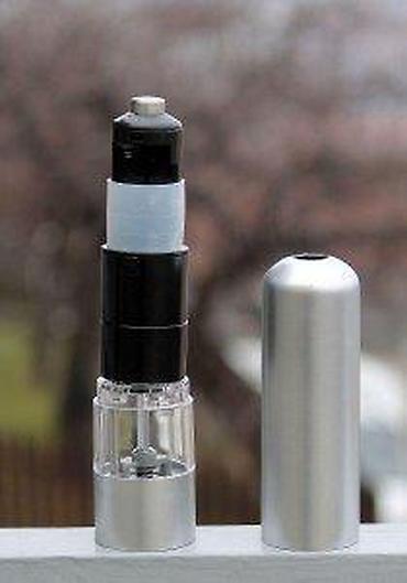 Ostala kuhinjska oprema: Mlin za biber ili so One Touch / baterije. Mlin za biber ili krupnu — 9