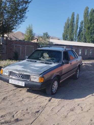 Audi 80: 1985 г., 1.8 л, Механика, Бензин, Седан
