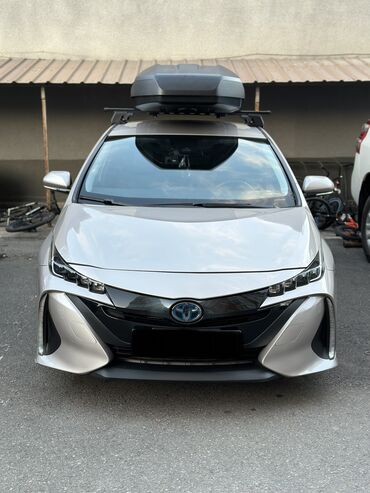 хайландер гибрид: Toyota Prius: 2018 г., Электромобиль