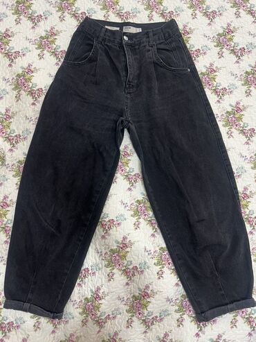 женские джинсы с высокой талией: Джинсы, Bershka, XS (EU 34), S (EU 36), цвет - Черный