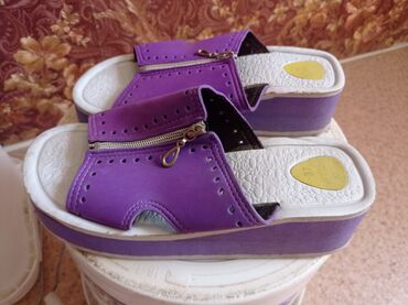 ортопедические обувь: Обувь женская кожаная по 300 сомов за пару