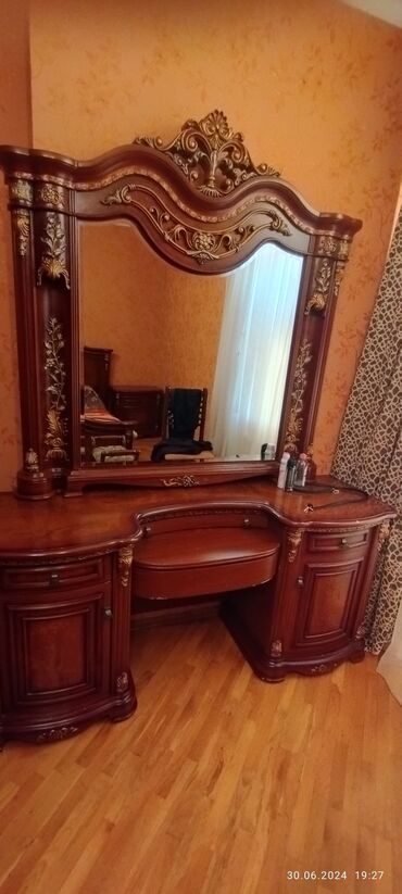 туалетный столик комод: Б/у, С зеркалом, Азербайджан
