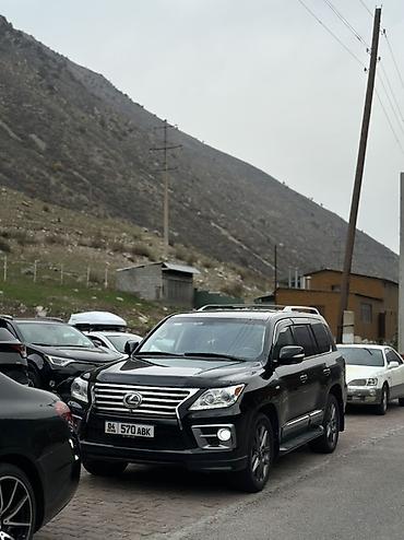 бежевые брюки: Аренда представительских автомобилей Mercedes-Benz с водителем — 6
