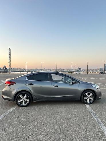 Kia: Kia K3: 1.6 l | 2016 il Sedan — 4