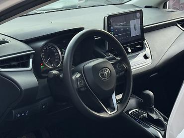Toyota: Toyota Corolla: 2021 г., 1.8 л, Вариатор, Гибрид, Седан — 6