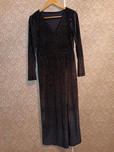 длинное черное платье с разрезом: Вечернее платье, Русалка, Длинная модель, Велюр, С рукавами, Стразы, XL (EU 42)