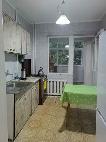 3 ком кв в бишкеке: 3 комнаты, Собственник, Без подселения, С мебелью полностью