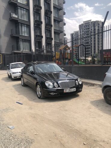 моноблоки мерс: Mercedes-Benz E‑Class (W211), чёрный седан бизнес‑класса. - Кузов