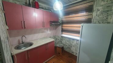 продажа квартир трёх комнатную аламидин 1: Продается одно комнатная квартира.
Возле воскресного рынка