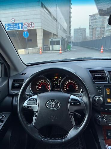 Toyota: Toyota Highlander: 2011 г., 3.5 л, Автомат, Бензин, Кроссовер — 8