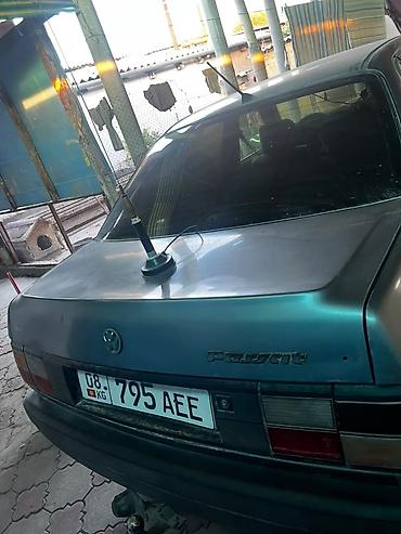 fit 2008: Volkswagen Passat: 1990 г., Механика, Седан — 2