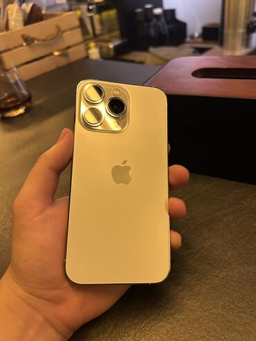 Apple iPhone: IPhone 13 Pro, Б/у, 128 ГБ, Белый, Защитное стекло, Чехол, 80 %