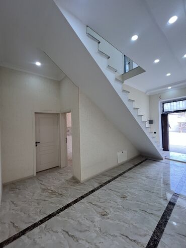 Həyət evləri və villaların satışı: 6 otaqlı, 250 kv. m — 4