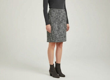 pod spódniczką: Women`s skirt, size 3XL