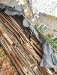 набор эмалированной посуды: Стопка крупноформатного гофрокартона и картонных листов - Материал lalafo.kg да набор эмалированной посуды: Стопка крупноформатного гофрокартона и картонных листов - Материал