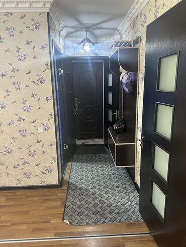 продается 1 комнатная кара балта квартира: 2 комнаты, 43 м², 2 этаж, Косметический ремонт