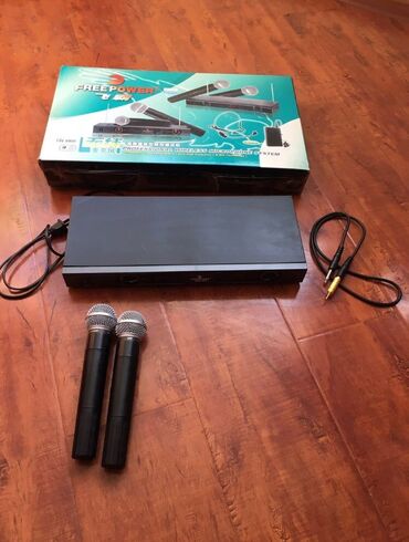 Вокальные микрофоны: Радиосистема с 2 беспроводными микрофонами. Пользовались только 3 — 9