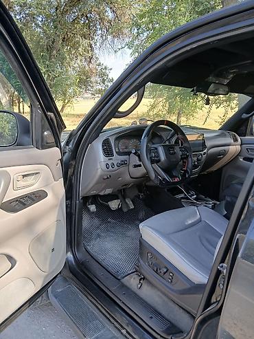 b class: Toyota Sequoia: 2002 г., 4.7 л, Автомат, Бензин, Внедорожник — 9