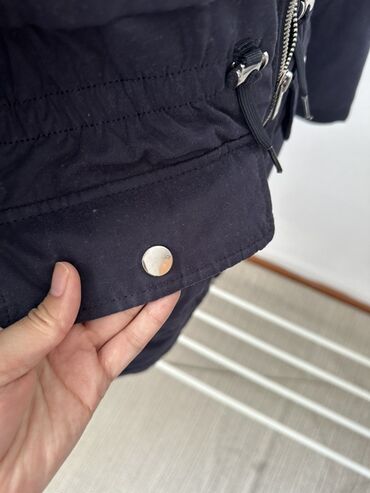 Верхняя одежда: Детская осенняя парка H&M. Может быть можно и на теплую зиму. Без — 5